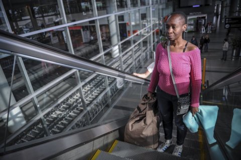 La mujer que ha vivido tres meses en el aeropuerto El Dorado