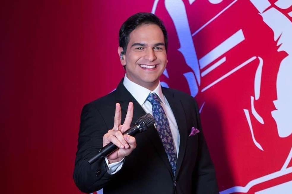 El actor y presentador samario, Alejandro Palacio, se robó el corazón de los televidentes gracias a su gran carisma con los niños del concurso en los años anteriores.