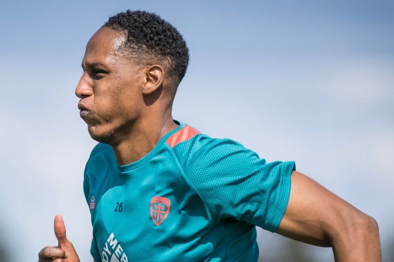 Yerry Mina se lesionó y encendió las alarmas en Cagliari