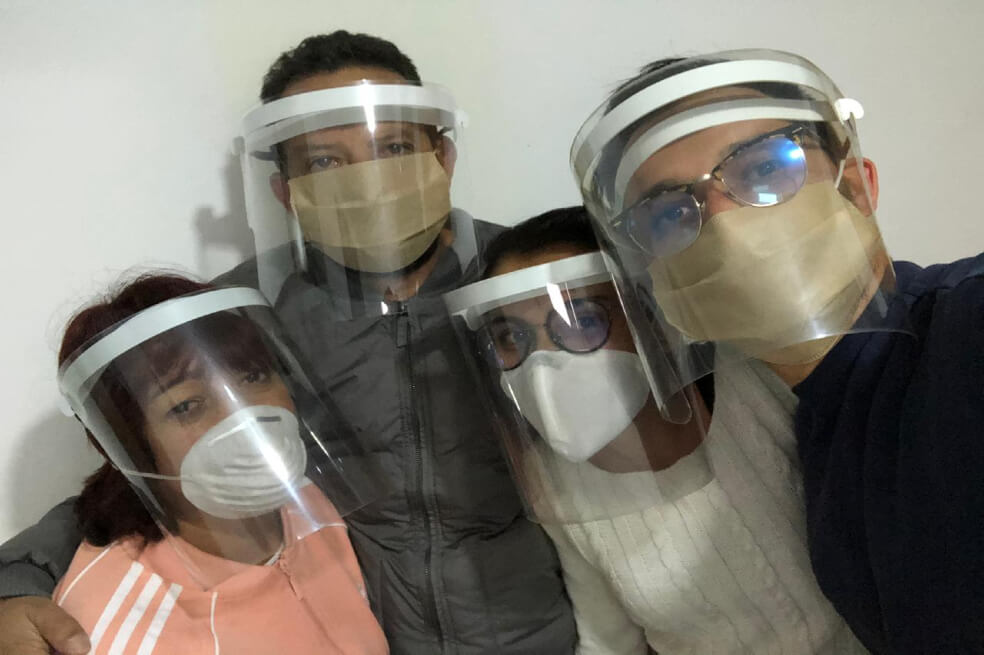 De izquierda a derecha: Sonia Sarmiento (mamá de Nicolás), Carlos Lugo (papá de Nicolás), Karol Marín y Nicolás Lugo. / Cortesía