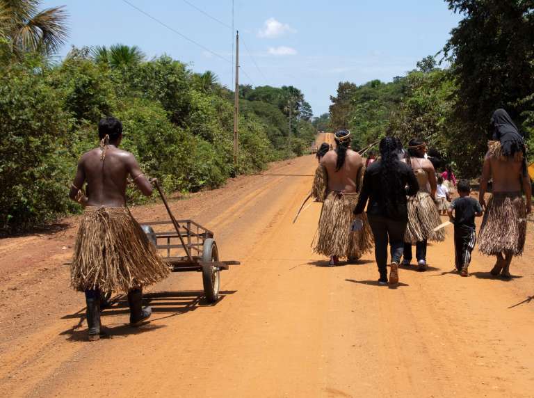 Indígenas Mura, en Brasil y su lucha por proteger la Amazonia su territorio.
