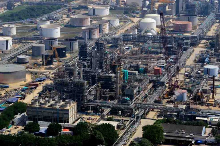 Los números de la Refinería de Cartagena siguen en rojo