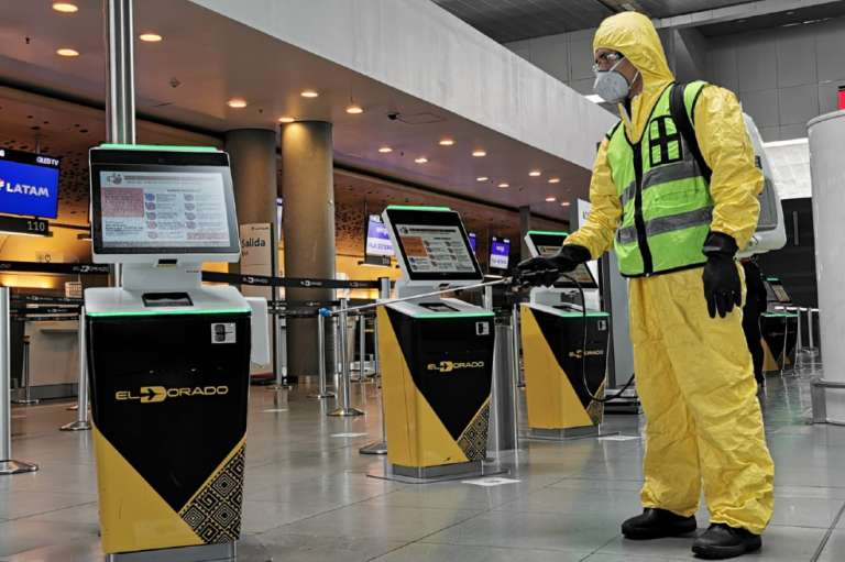 Las terminales aéreas implementaron desde hace varias semanas el Protocolo de Bioseguridad para la reapertura gradual del transporte aéreo, que permitirá la conectividad esencial entre las diferentes regiones del país.