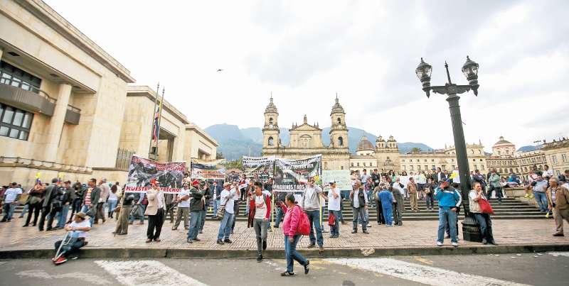 Los pequeños transportadores marcharon hace dos meses para pedirle al alcalde Enrique Peñalosa que les reconocieran las deudas.  / Luis Alejandro Gómez