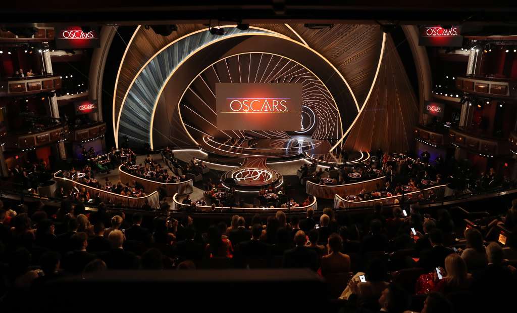 Hollywood (United States), 27/03/2022.- Guests take their seats before the start of a pre-telecast event to hand out eight Oscars at the 94th annual Academy Awards ceremony at the Dolby Theatre in Hollywood, Los Angeles, California, USA, 27 March 2022. The Oscars are presented for outstanding individual or collective efforts in filmmaking in 24 categories. (Estados Unidos) EFE/EPA/ETIENNE LAURENT