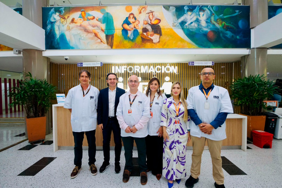Este trasplante se llevó a cabo en una paciente de 59 años que padecía una falla cardíaca terminal, quien pertenecía al régimen subsidiado y recibió el corazón de un donante intrahospitalario diagnosticado con muerte cerebral.
