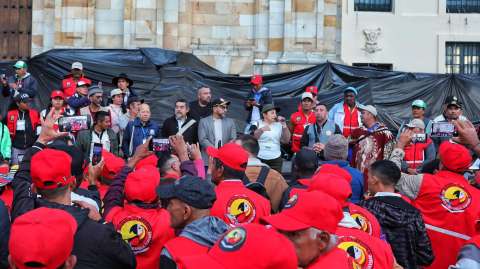 Gobierno selló acuerdo con campesinos que protestaron 15 días en la Plaza de Bolívar