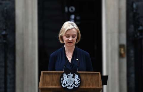 Crisis en Reino Unido: renunció Liz Truss, tras seis semanas como primera ministra