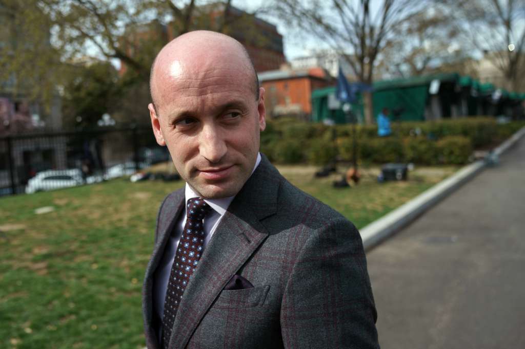 WASHINGTON (United States), 19/03/2025.- White House Deputy Chief of Staff Stephen Miller looks on as he speaks to the media at the White House in Washington, DC, USA, 19 March 2025. EFE/EPA/WILL OLIVER