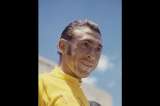 ¿Quién fue el primer ciclista colombiano en ganar una etapa de las tres grandes?