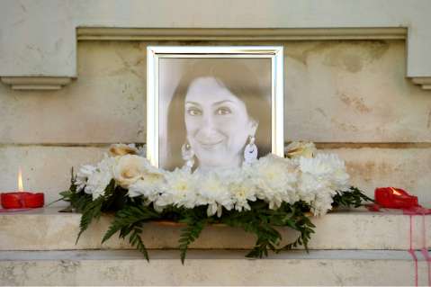 El último adiós a Daphne Caruana, periodista asesinada en Malta