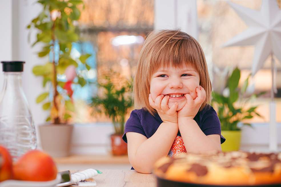 ¿Tu hijo te reta y se ríe? ¡Celebra porque está aprendiendo!
