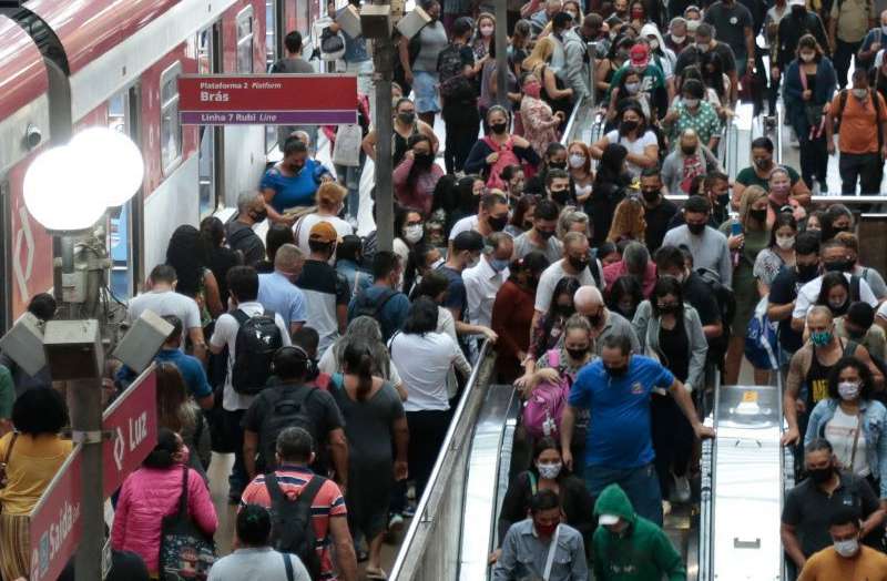De acuerdo con un boletín de la Fundación Fiocruz, 25 de las 27 capitales de estados brasileños tienen más del 80 % de ocupación de sus plazas en las unidades de cuidados intensivos.