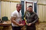 Sean Penn ofreció su premio Óscar como símbolo de fe en la victoria de Ucrania