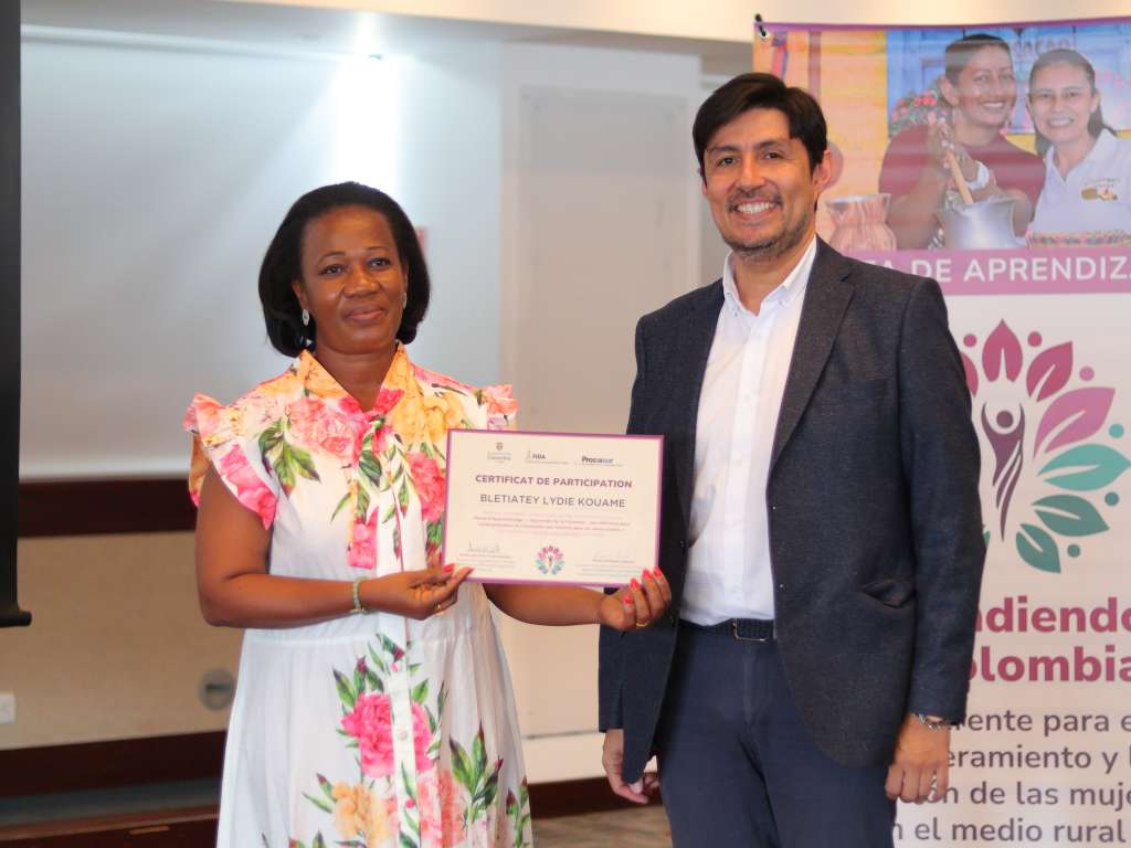 Bletiatey Lydie Kouame y Daniel Rodríguez, director de Oferta de Cooperación Internacional.