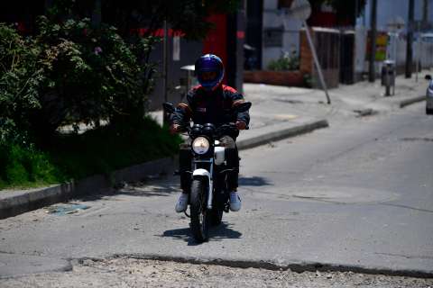 Motociclista choca contra poste y muere mientras se grababa para Instagram