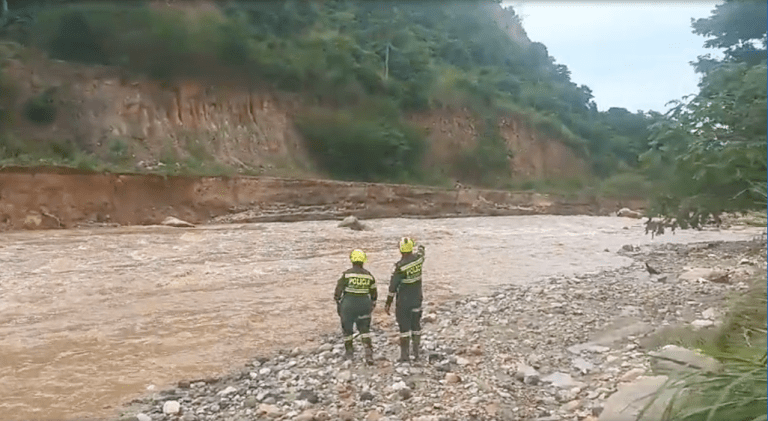 Rescatan a dos niños que habían sido arrastrados por río en Bucaramanga