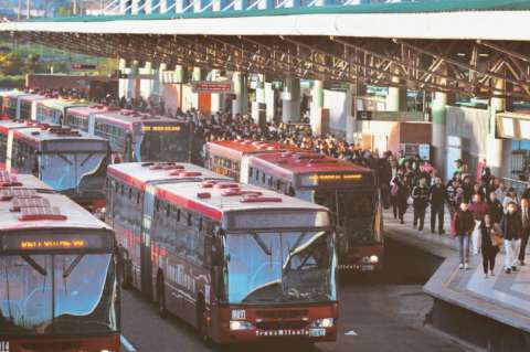 Nuevo estudio confirma peligros de autocontaminación en Transmilenio