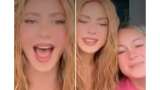 Se viraliza entrevista de Shakira en la que recibe 2 llamadas y su asistente se roba el show