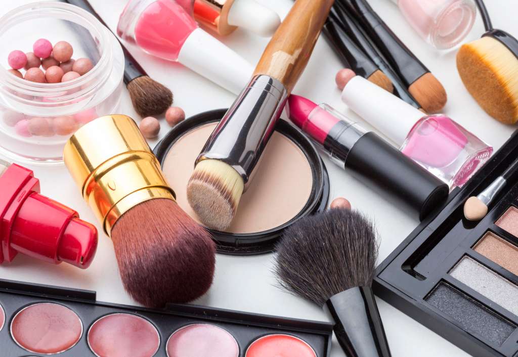 Las Sephora Kids suelen comprar productos de maquillaje de alta gama para su uso constante y crear contenido digital.