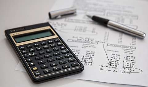 10 tips financieros de un experto para que el dinero te rinda más en 2025