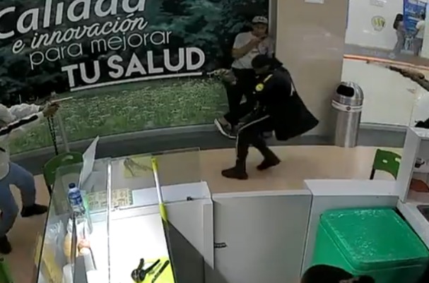 La Policía invitó a los ciudadanos a entregar información que ayude a la captura de los responsables.