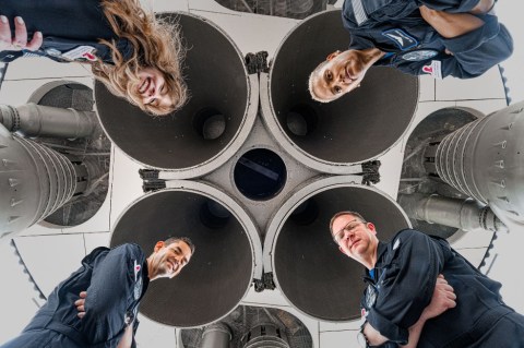 Space X: todo preparado para el primer viaje espacial de solo civiles