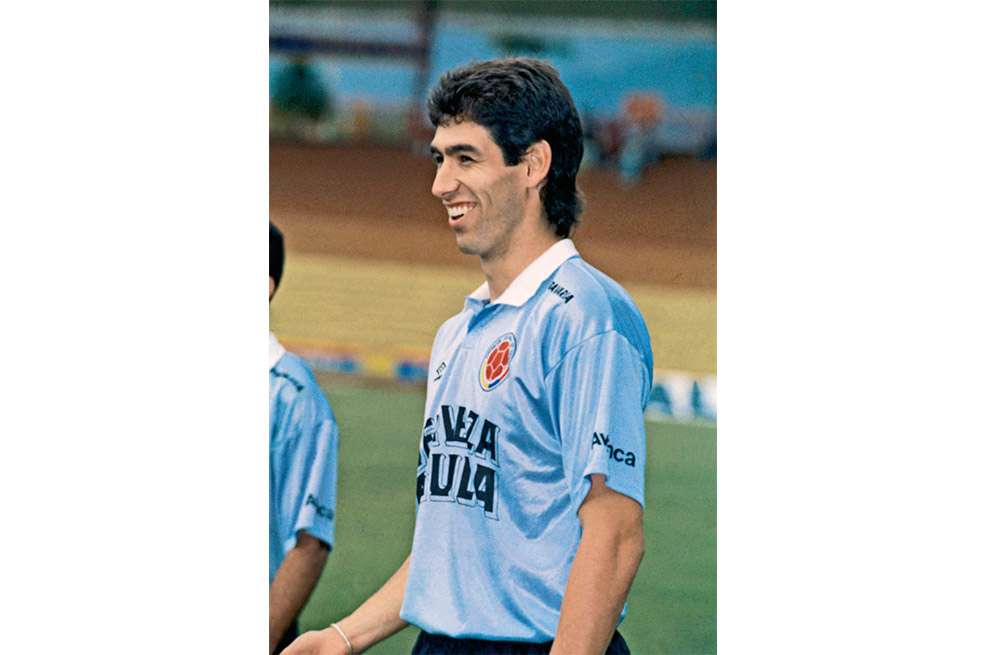 Corría el minuto 35 del partido de Colombia contra Estados Unidos cuando al intentar cortar un centro, Andrés Escobar hizo un autogol. El juego quedó 2-1 en favor de los americanos. La selección resultó eliminada.