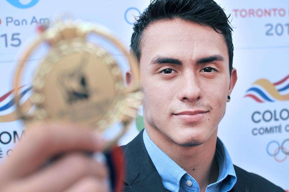 Con apenas 20 años, Jossimar Calvo es el gimnasta número uno del escalafón mundial en la modalidad de barras paralelas. Cristian Garavito - El Espectador