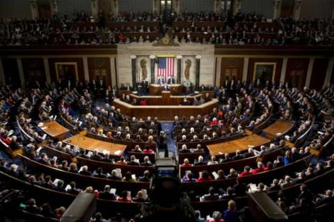 A una congresista de Estados Unidos le robaron su carro a mano armada