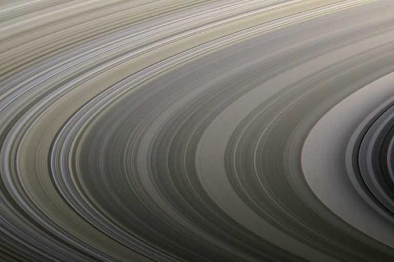 Así podrá ver los anillos de Saturno junto a la Luna este domingo, 5 de octubre