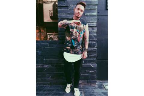 J Balvin ‘cambia’ el reguetón por los tatuajes
