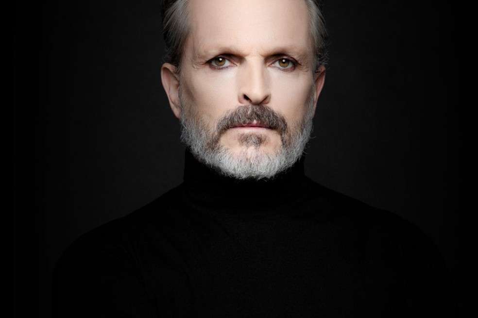 Miguel Bosé, cantante español, artista, enfermo