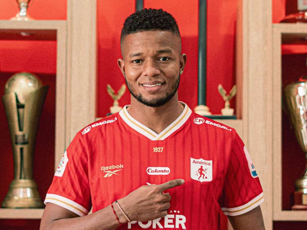 Yhormar Hurtado fue presentado como nuevo jugador de América de Cali.