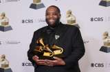 Ganó tres premios Grammy, pero salió detenido de la gala ¿Quién es y qué pasó?