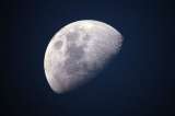 El agua en la Luna podría estar en "todas partes", según estudio