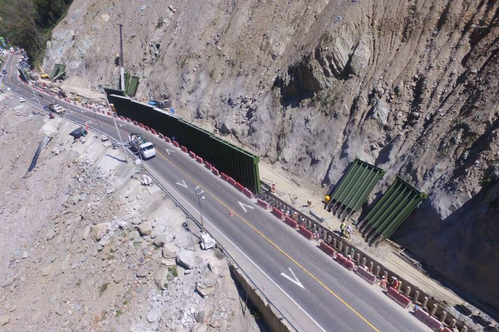 Instalación de los módulos del tablestacado en el kilómetro 58+100 de la vía Bogotá-Villavicencio. / Cortesía - Coninvial