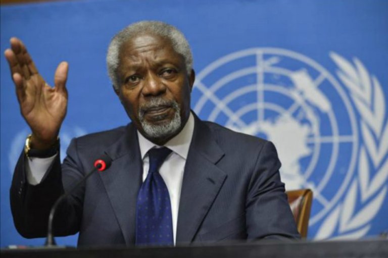 Uribe desmiente que Kofi Annan haya intentado reunirlo con Santos