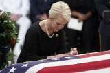 Estados Unidos despide al senador John McCain: esta fue su última advertencia