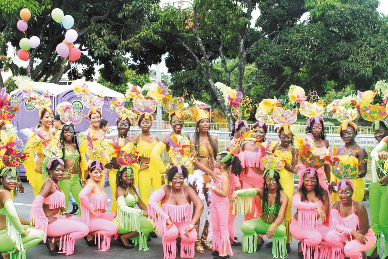 En 2007, un agente de policía fundó la asociación cultural de raza, danza y música Mi Raza.  / Cortesía grupo Mi Raza
