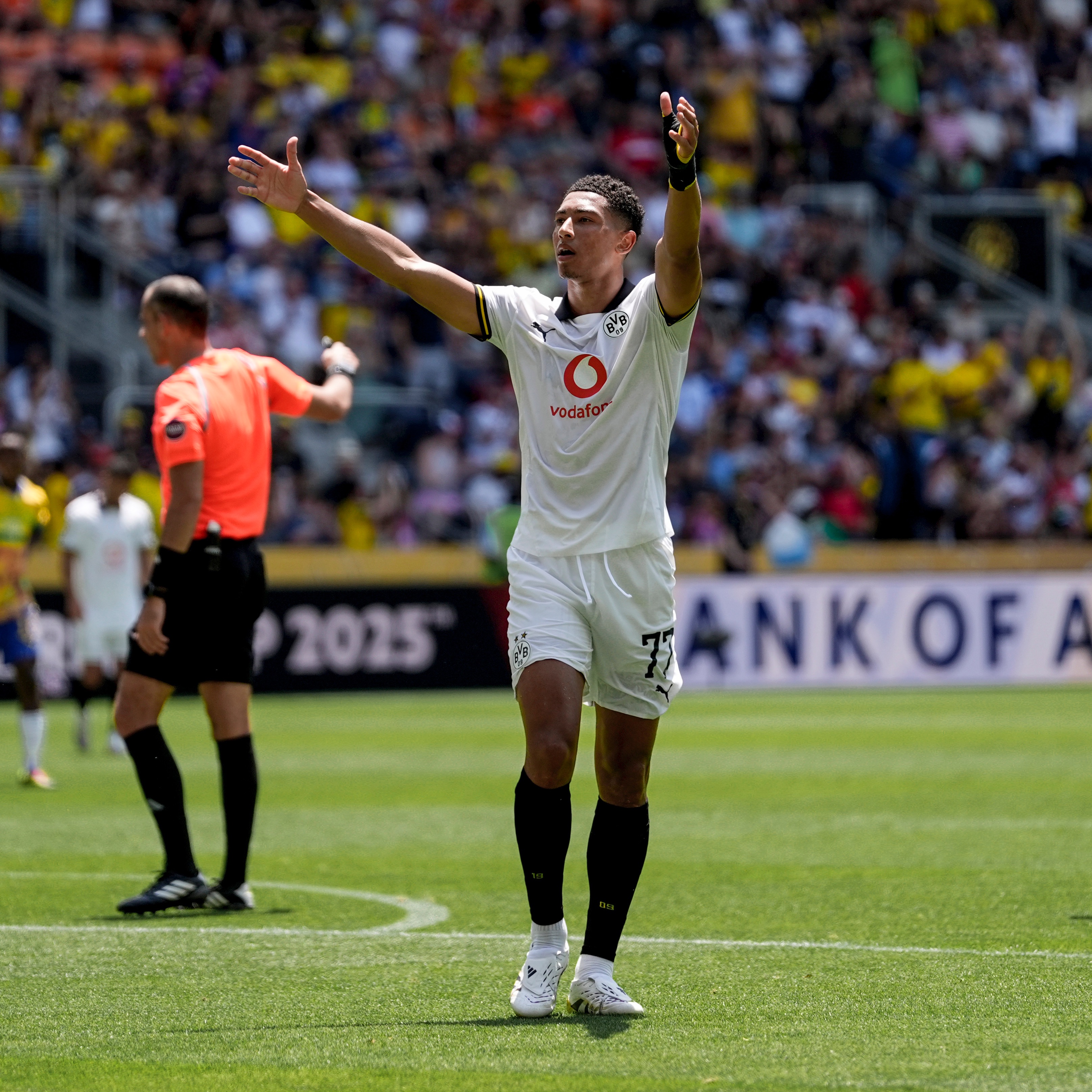 Jobe Bellingham, la nueva estrella del Borussia Dortmund, en donde triunfó su hermano Jude antes de ir al Real Madrid.