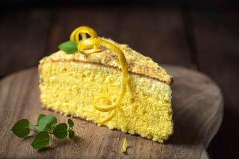 Fresco y esponjoso: esta es la receta para preparar un pastel de limón
