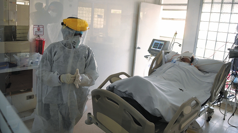 Entre las recomendaciones emitidas por la ONU, se encuentra acelerar la contratación y retención de los trabajadores de la salud.