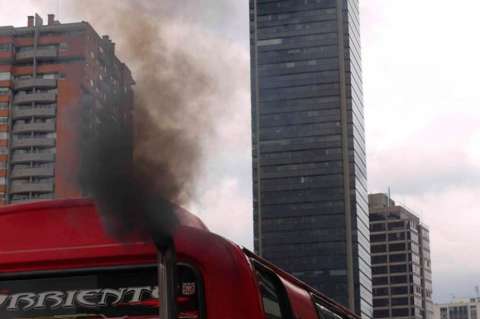 En 2020 han impuesto más de 1.790 comparendos a “vehículos chimenea” en Bogotá