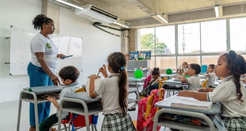 Prima para maestros: de cuánto es, cuándo pagan y quiénes no la reciben