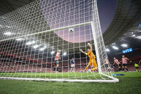 Arsenal se impuso en Bilbao y arruinó el regreso del Athletic a la Champions