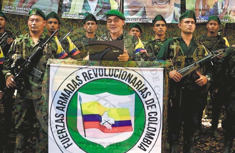 'Iván Mordisco’ reapareció en septiembre leyendo un comunicado donde ordenaba a las disidencias suspender ataques a la Fuerza Pública. / Archivo Video Farc