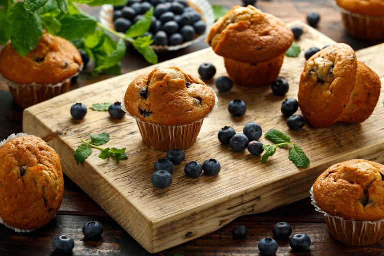 Deliciosos muffins de arándanos con limón