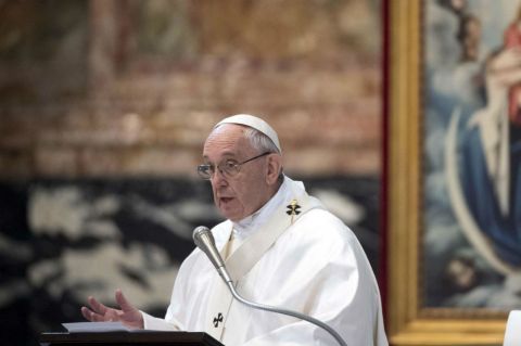 Papa pidió perdón por declaración en caso de pederastia en Chile