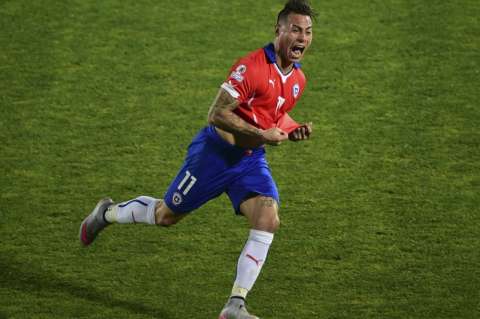 Eduardo Vargas, con sus goles, guía a Chile a la final